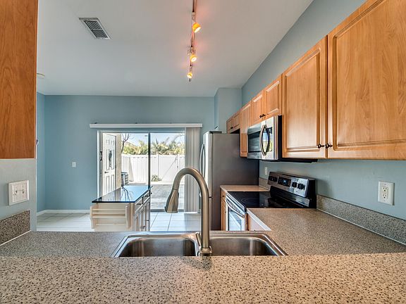 4th image of 3646 Pine Oak Cir APT 107