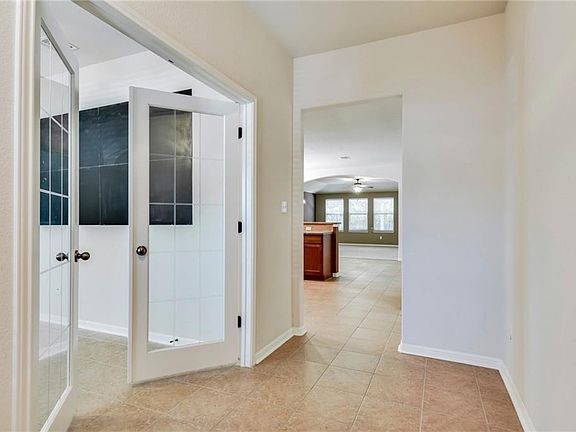 4th image of 2519 Saint James Pl