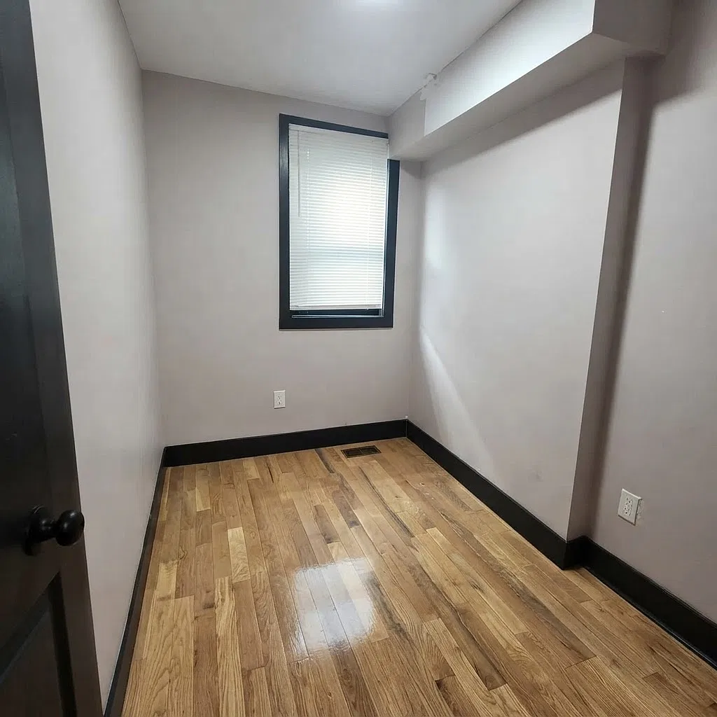 3 bed, 1000 sqft, $1,695 — Photo 3