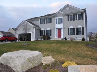 16 Schooner Dr, Portsmouth, RI 02871