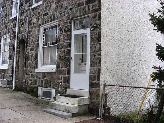 3rd image of 104 Salaignac St