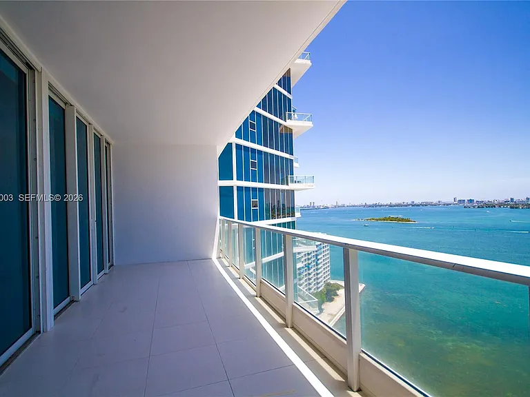 2020 N Bayshore Dr #2204 — Photo 2