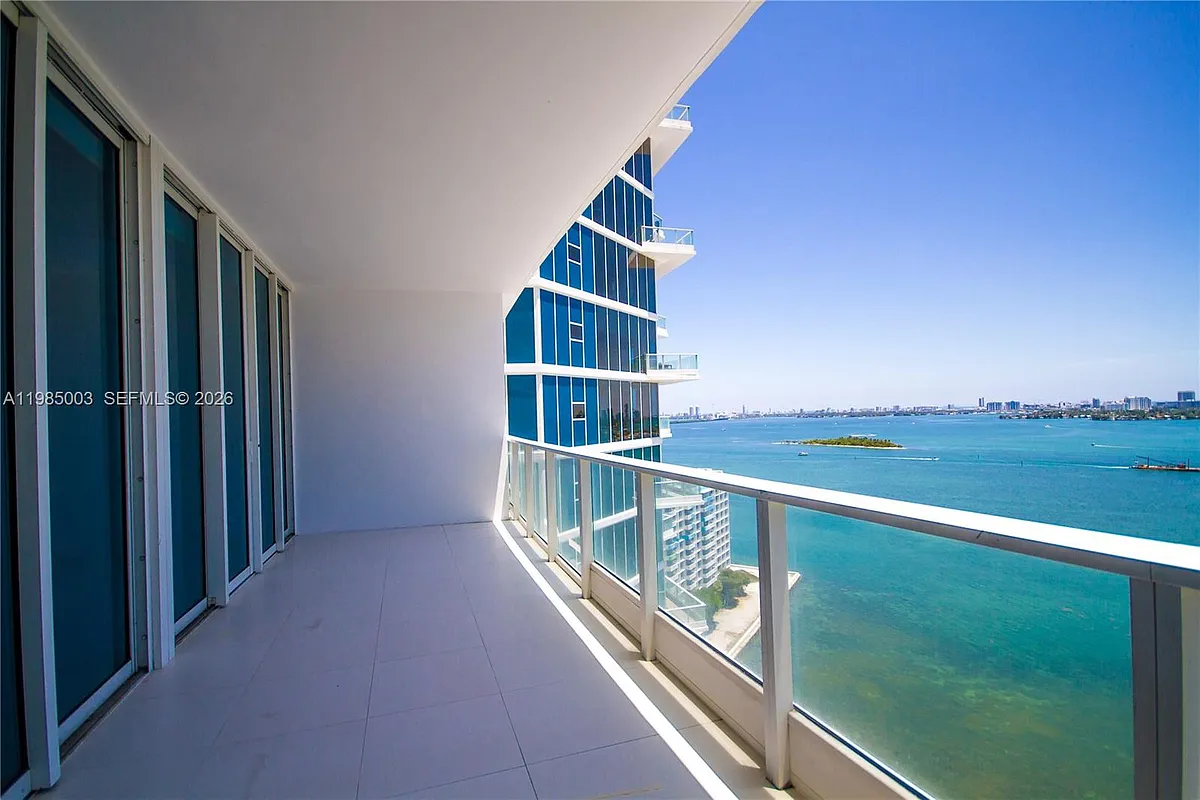 Building Photo - 2020 N Bayshore Dr #2204