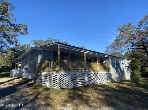 23 Murrey Ave, Wiggins, MS 39577