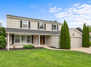 1134 Jamestown Ct, Schaumburg, IL 60193