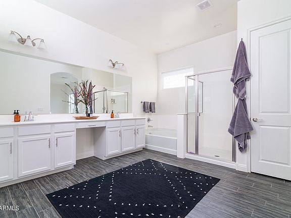 5th image of 273 W DUNDY Street