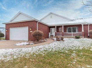 2609 E 57th Ct, Davenport, IA 52804