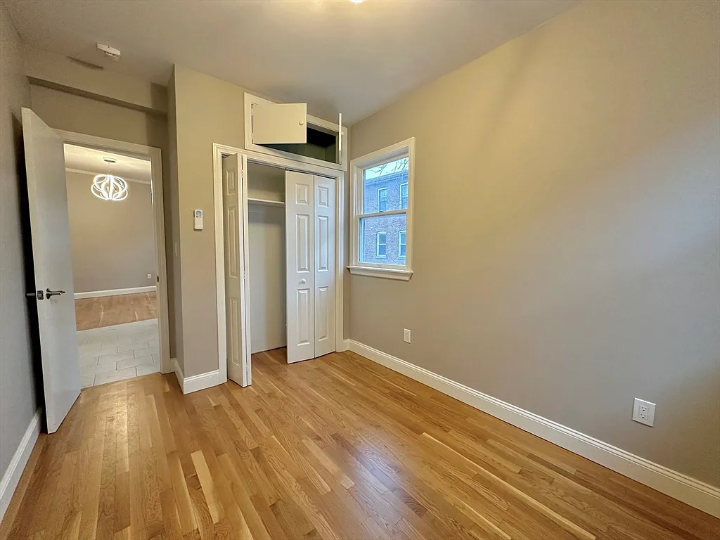 2 bed, 1.0 bath, $3,000 — Photo 3