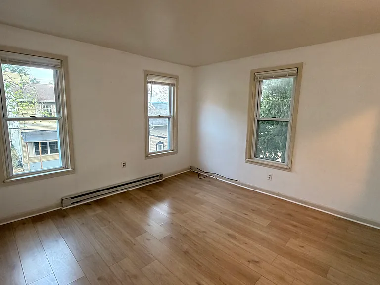117 Walnut St #2 — Photo 6