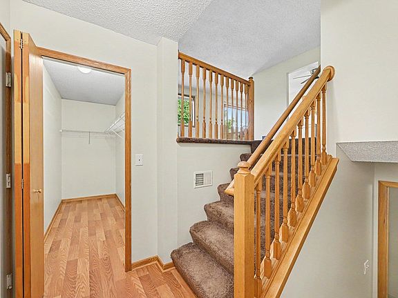 5th image of 9674 Hale Ave S