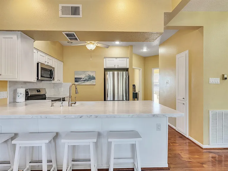 16627 Bayfront Dr — Photo 19