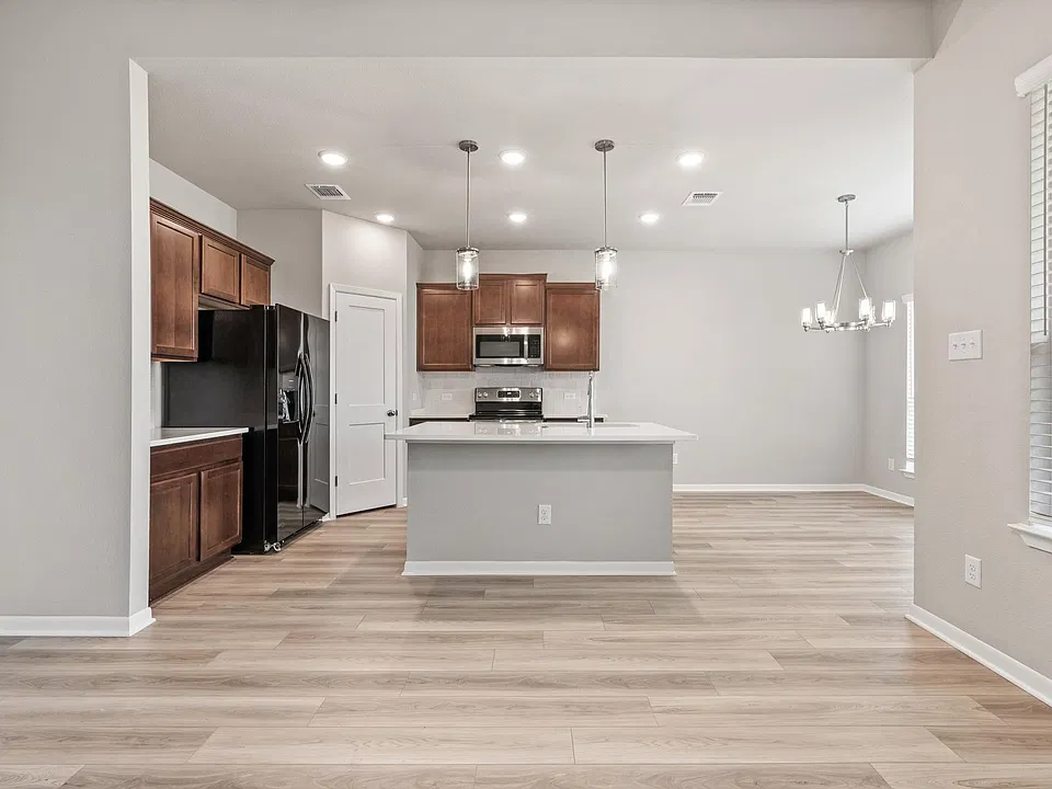 2712 Fox River Dr