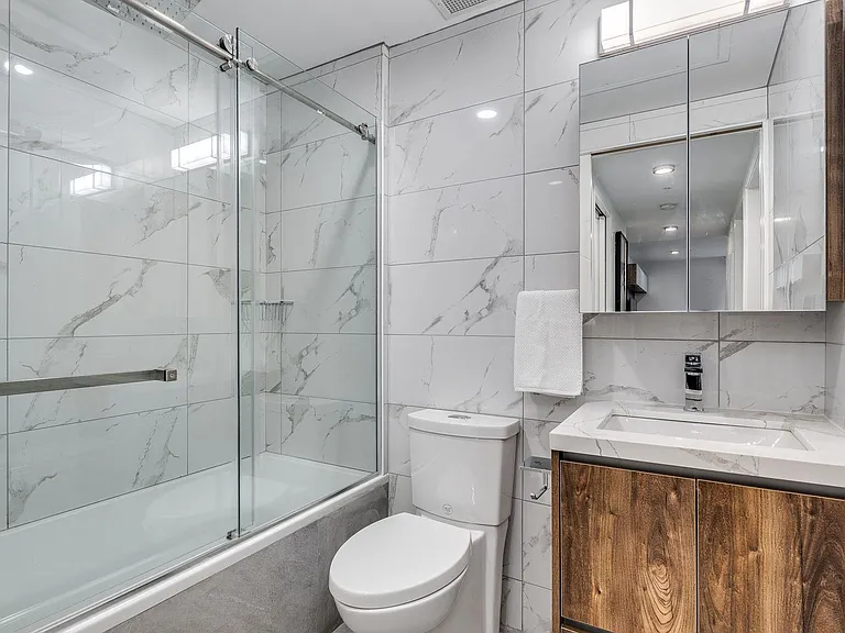 1170 Barclay St #107 — Photo 12