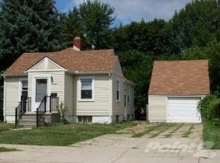 1027 E Thirteen Mile Rd, Royal Oak, MI 48073