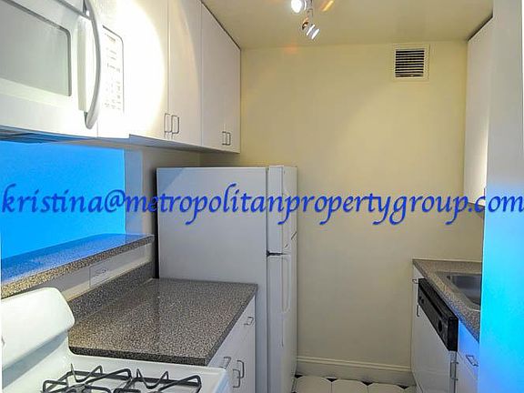 4th image of 153 E 32nd St Lbby K