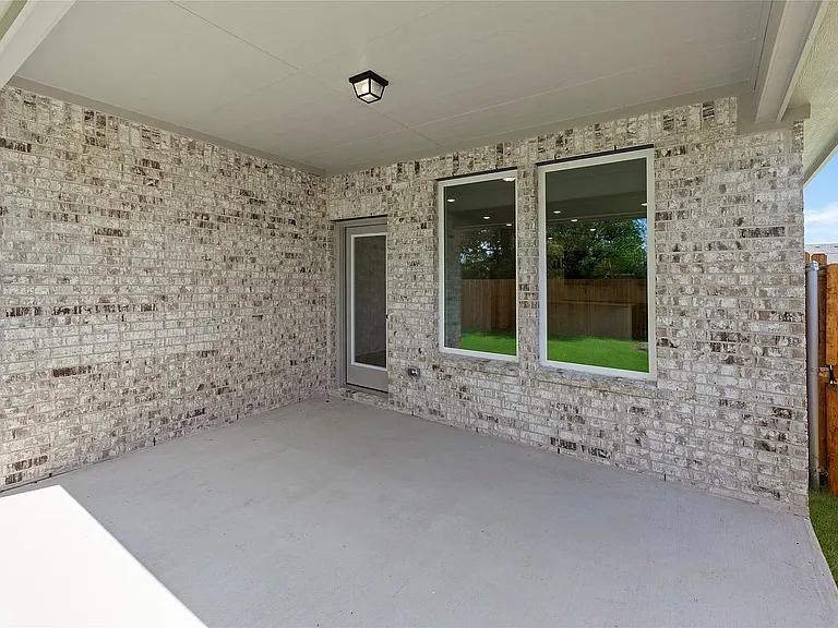 2121 Williams Rd — Photo 13