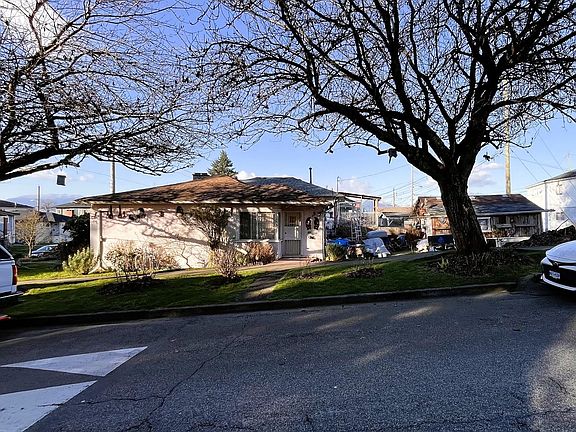 3rd image of 3996 Lillooet St