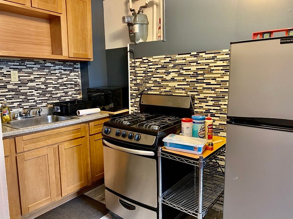 2nd image of 333 Warren St #5