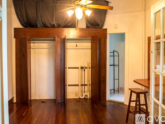 3rd image of 622 NE 2nd St #B