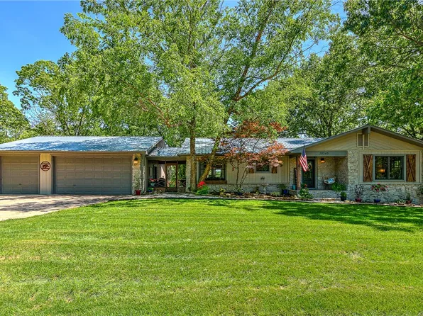 10546 Napa Rd, Rogers, AR 72756