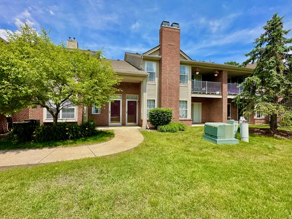 16531 Covington Dr, Clinton Township, MI 48038