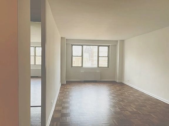 4th image of 300 E 40th St APT 29V