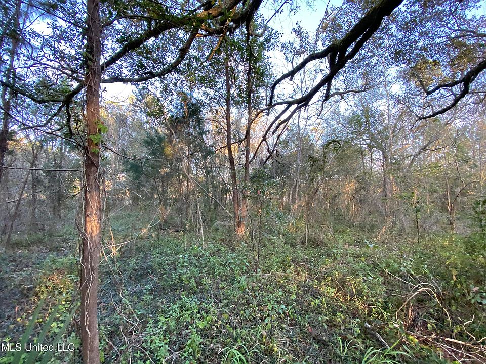 1st image of 0 Basswood Dr #9