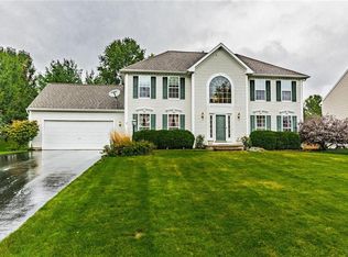 2 Dickinson Xing, Fairport, NY 14450