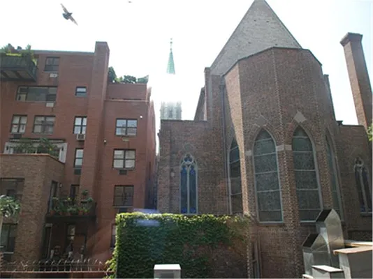 Rented by Buchbinder & Warren | media 10