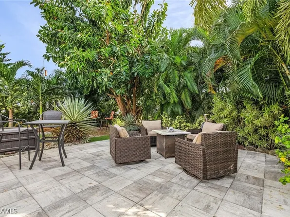 9092 Flamingo Cir, North Fort Myers, FL 33903