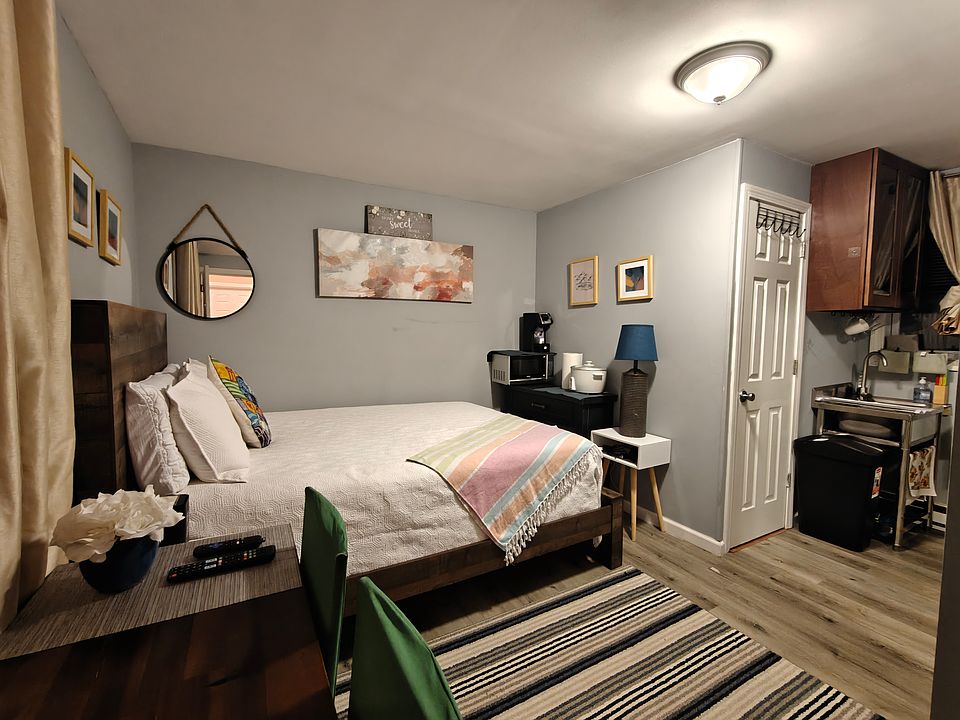 1st image of 39 Allen Pl Floor 1
