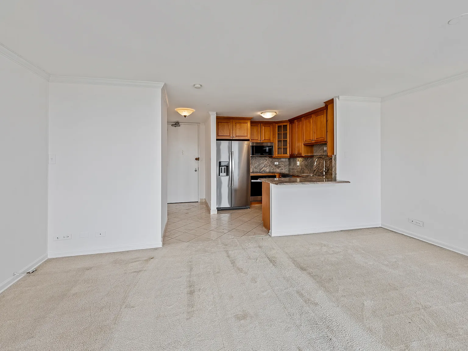 Studio, 700 sqft, $2,000 — Photo 1
