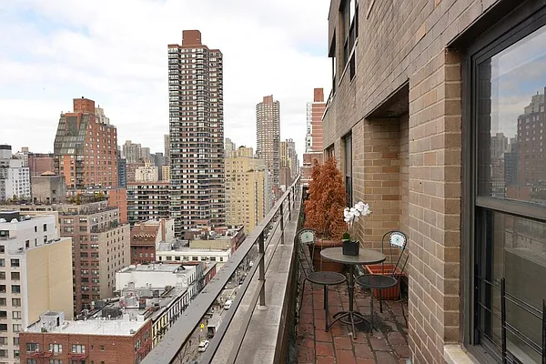 Sold by Keller Williams NYC | media 15