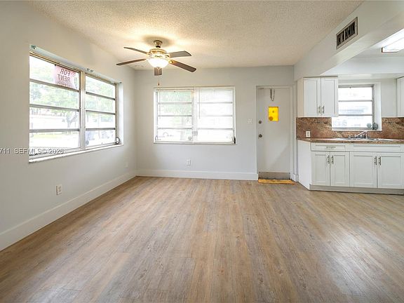 5th image of 2028 Fillmore St #2