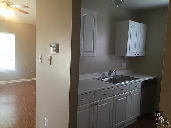 5th image of 111B Mall Cir