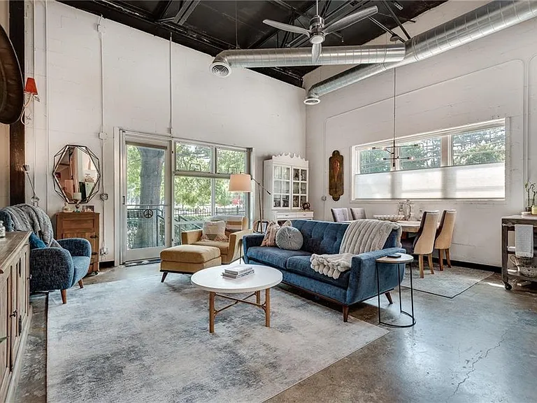 5200 Peachtree Rd #1101 — Photo 16