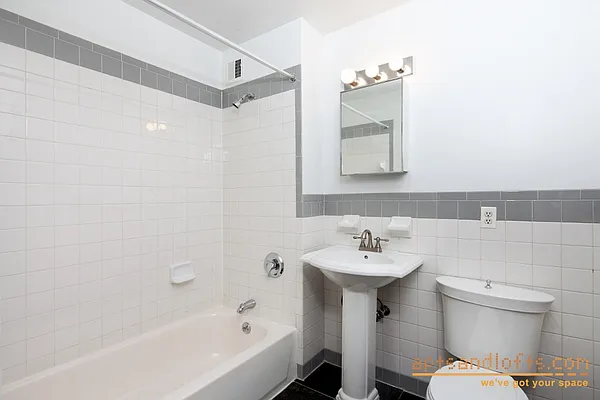Rented by aptsandlofts.com | media 13