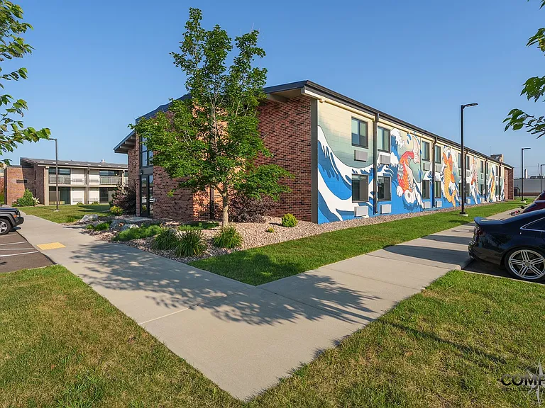 The Howard Apartments — Photo 12