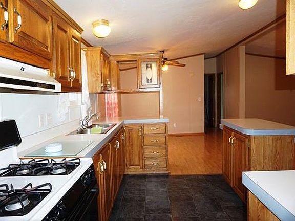 4th image of 33 Oakwood Ave