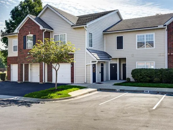 11630 Tomahawk Creek Pkwy APT E, Leawood, KS 66211