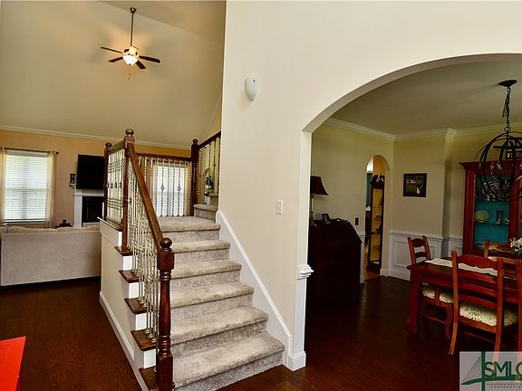 3rd image of 30 Eddenfield Lane