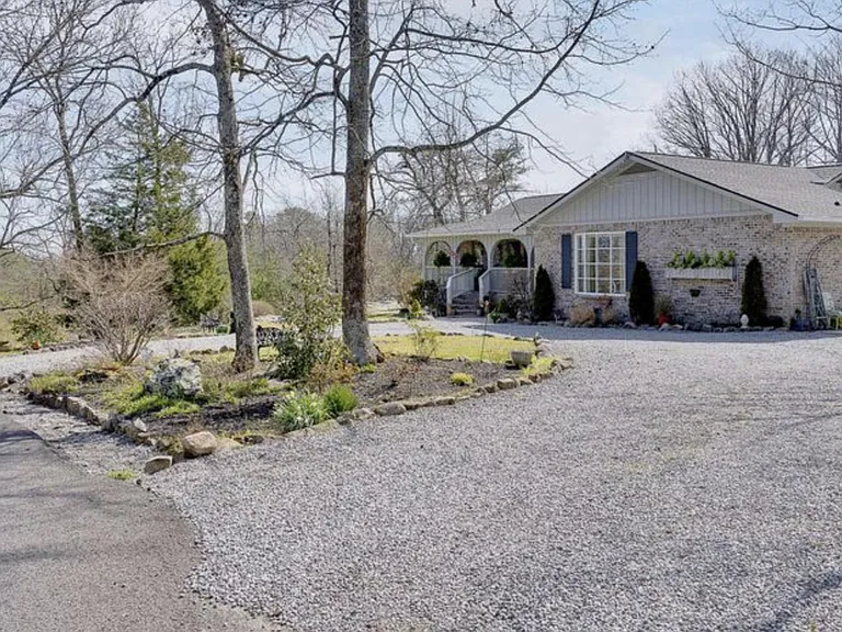 219 Rainbow Dr — Photo 1