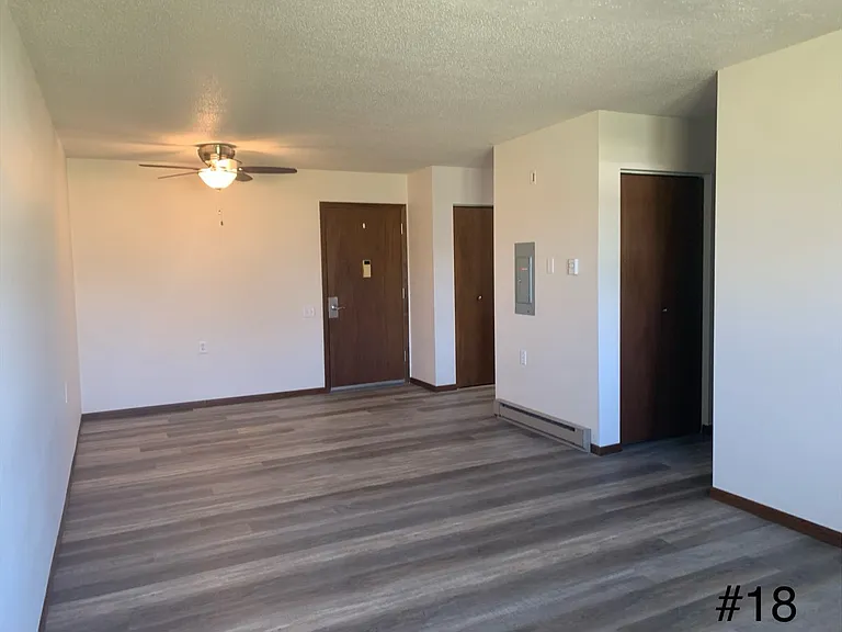 800 Fairfield Dr — Photo 4