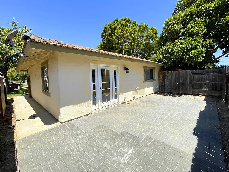 916 N M Pl — Photo 21