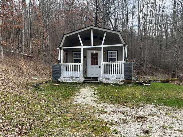 8284 Bay Rd SE, Carrollton, OH 44615