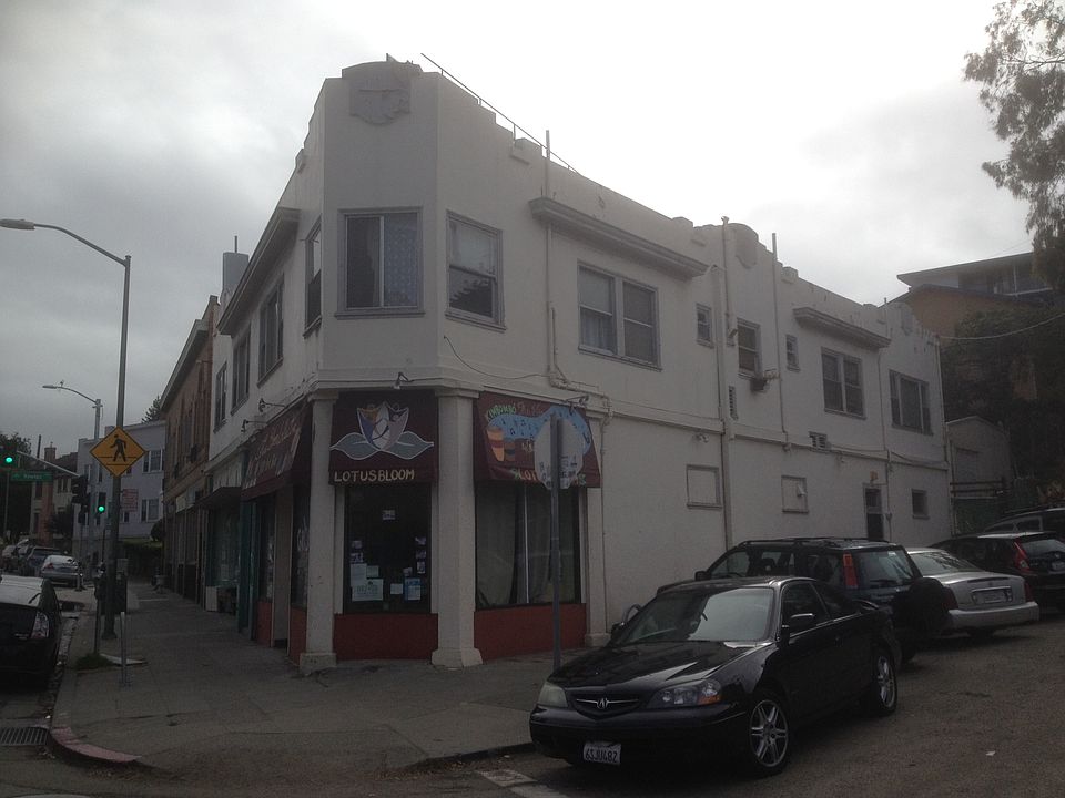 1st image of 2000 Park Blvd