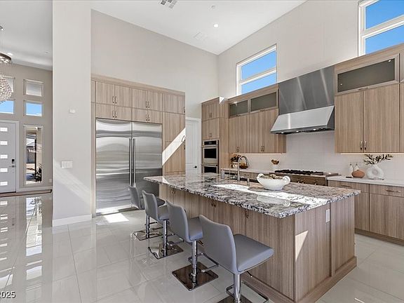3rd image of 5167 Stone View Dr
