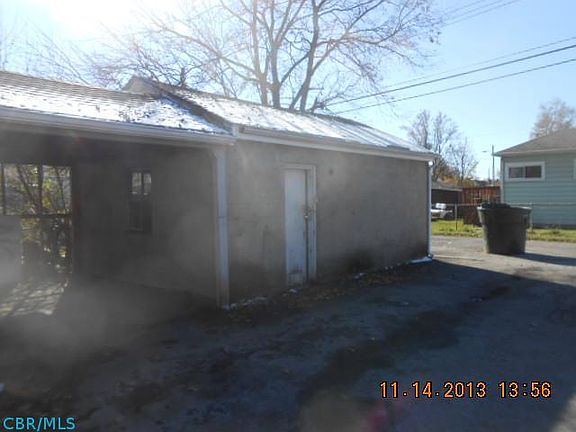 3rd image of 553 Whitethorne Ave
