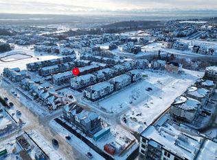 2231 N 81st St SW #102, Calgary, AB T3H3V8