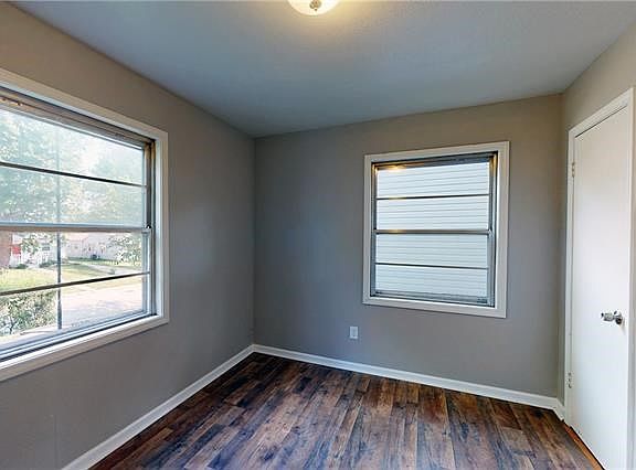 4th image of 5205 Forest Ave